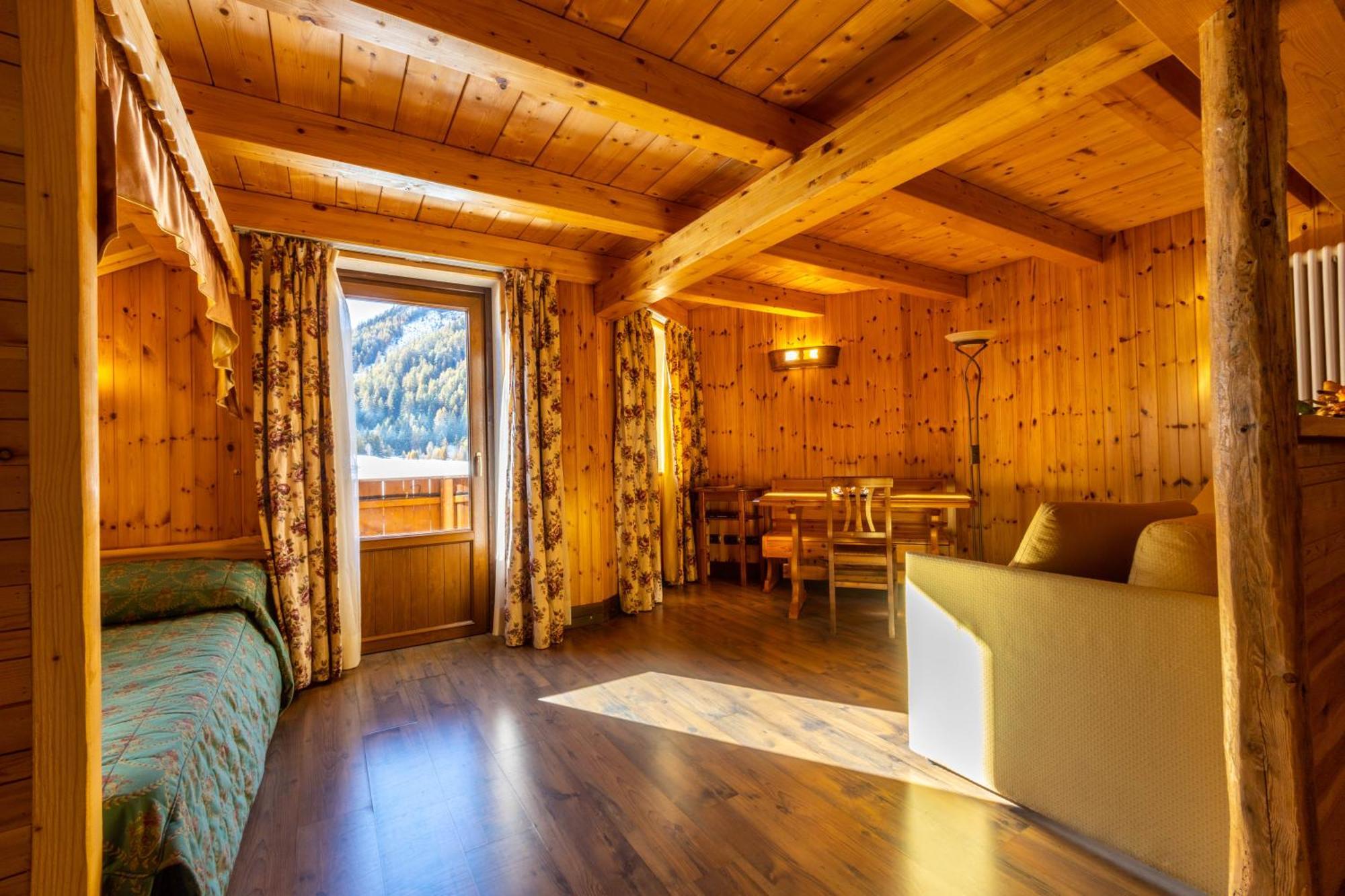Hotel Bouton D'Or - Cogne Exterior foto