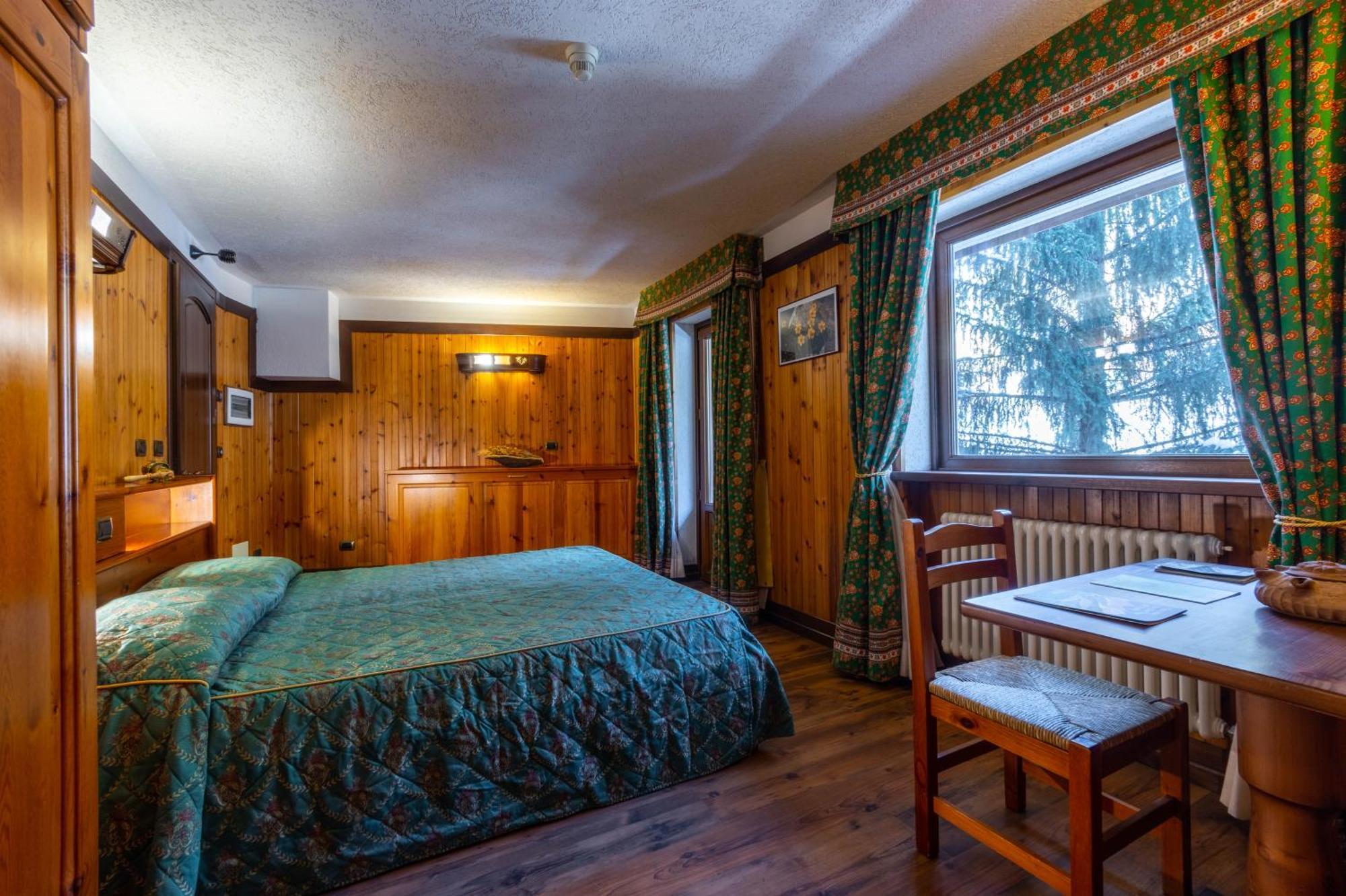 Hotel Bouton D'Or - Cogne Exterior foto