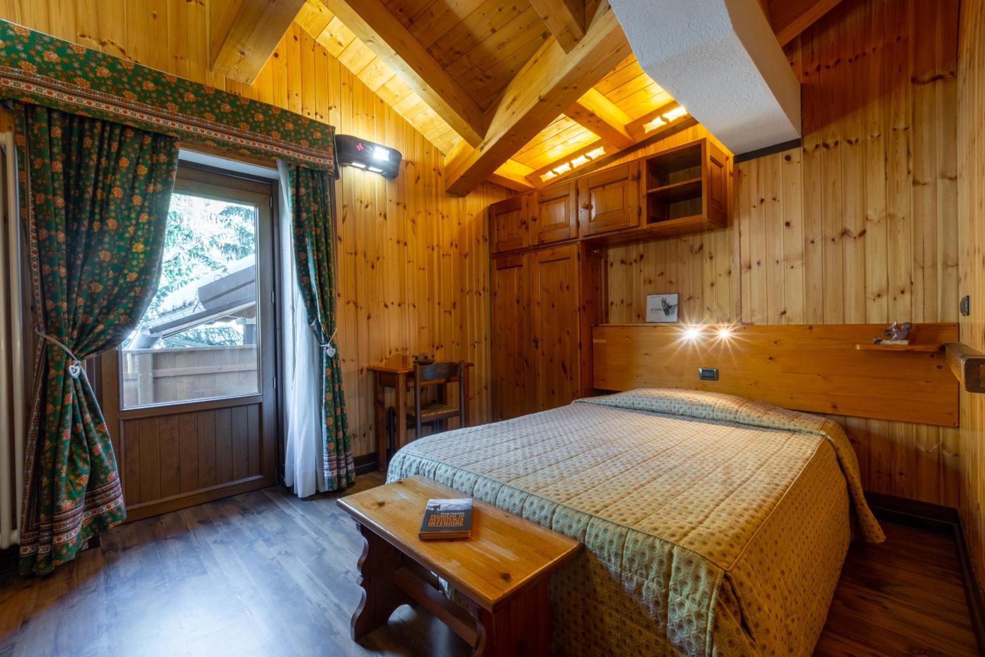 Hotel Bouton D'Or - Cogne Exterior foto